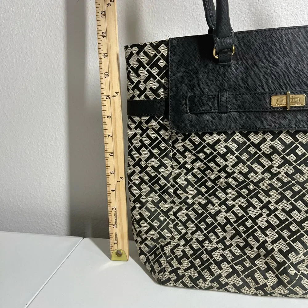 Tommy Hilfiger Black and Tan TH Logo Shoulder Bag/Purse